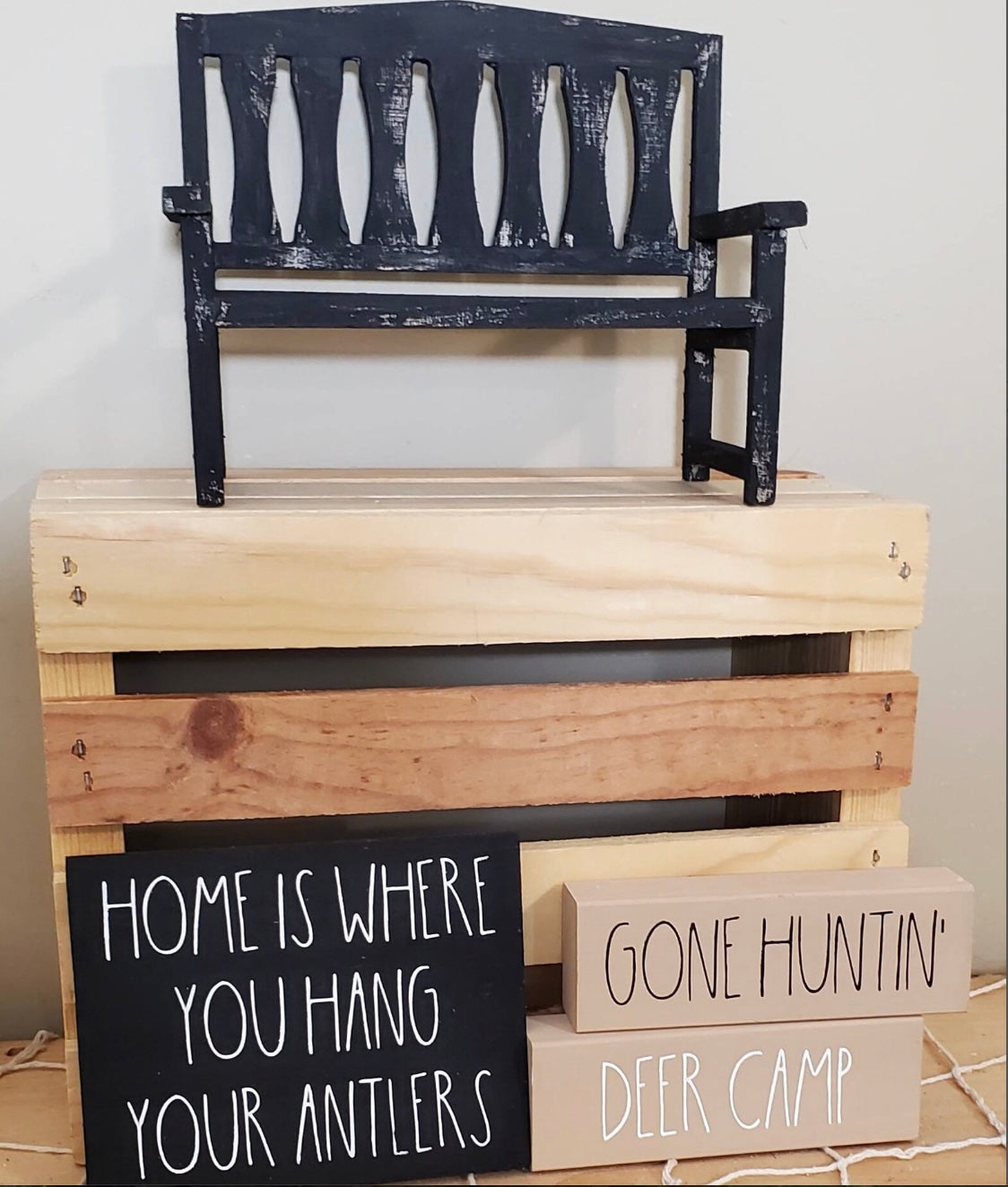 Hunting Cabin Tiered Tray Decor Set – 3D Wildlife & Rustic Signs with Labs, Bears, Buck & More