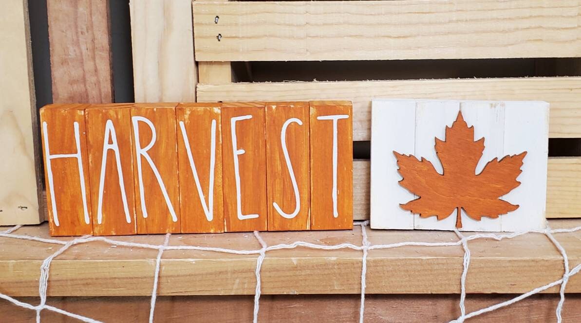 3D Leaf Fall Tiered Tray Decor – Hand-Painted Autumn Mini Signs with Layered Wood Accents